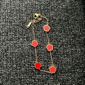 Red clover leaf bracelet